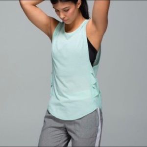 Lululemon var-city muscle criss cross side tank